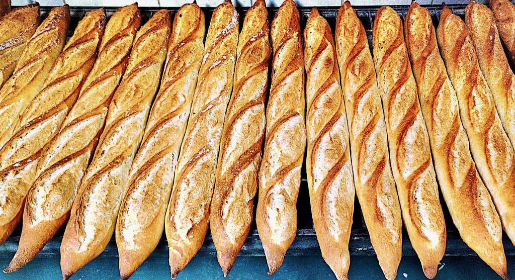 Traditional baguette 360gr 50cm /8cm  80%cook