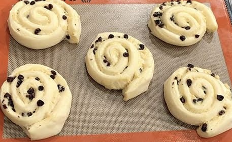 Croissant Raisin raw 90gr