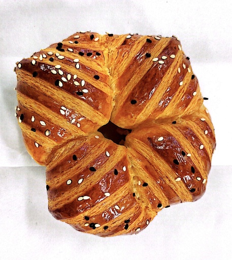 Croissant bun plain with sesame black and white 80gr 